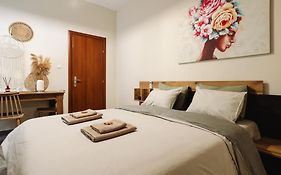 Floret Apartment